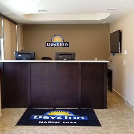 Days Inn By Wyndham Brooklyn Marine Park New York Exterior foto