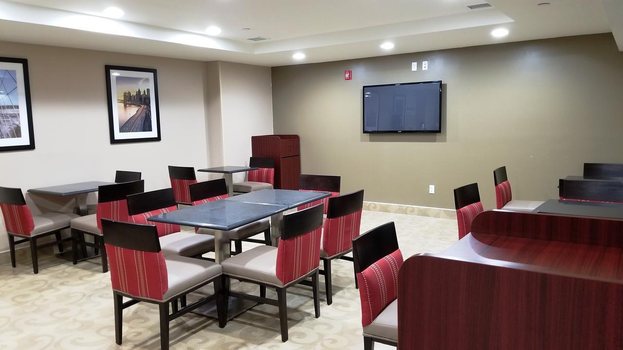 Days Inn By Wyndham Brooklyn Marine Park New York Exterior foto